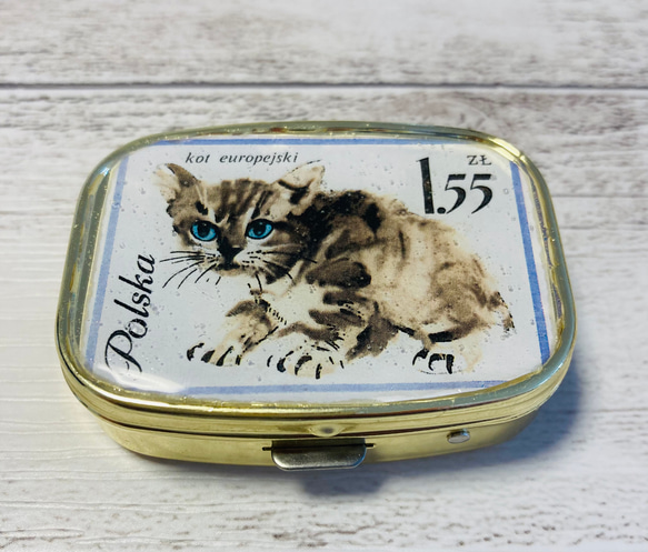 ビンテージ猫ピルケース