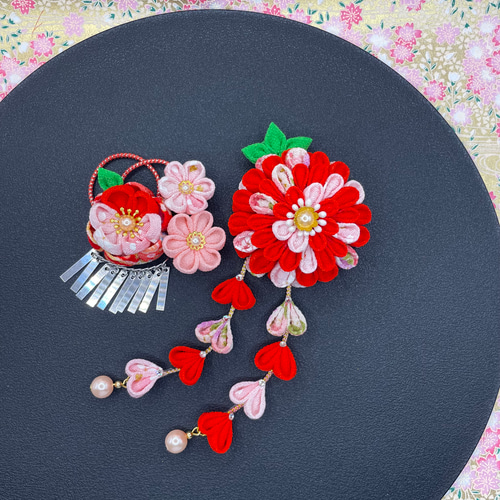 七五三髪飾り 赤とピンク つまみ細工 3歳 銀ビラ かんざし 〜美波