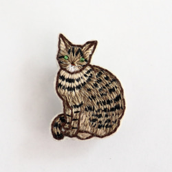 猫刺繍ブローチ　キジトラa　おすまし 2枚目の画像