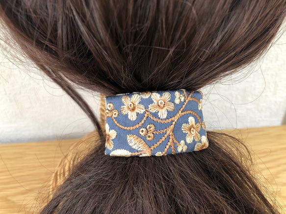 刺繍リボンの髪飾り オリエンタルボタニカル カーキ 6枚目の画像