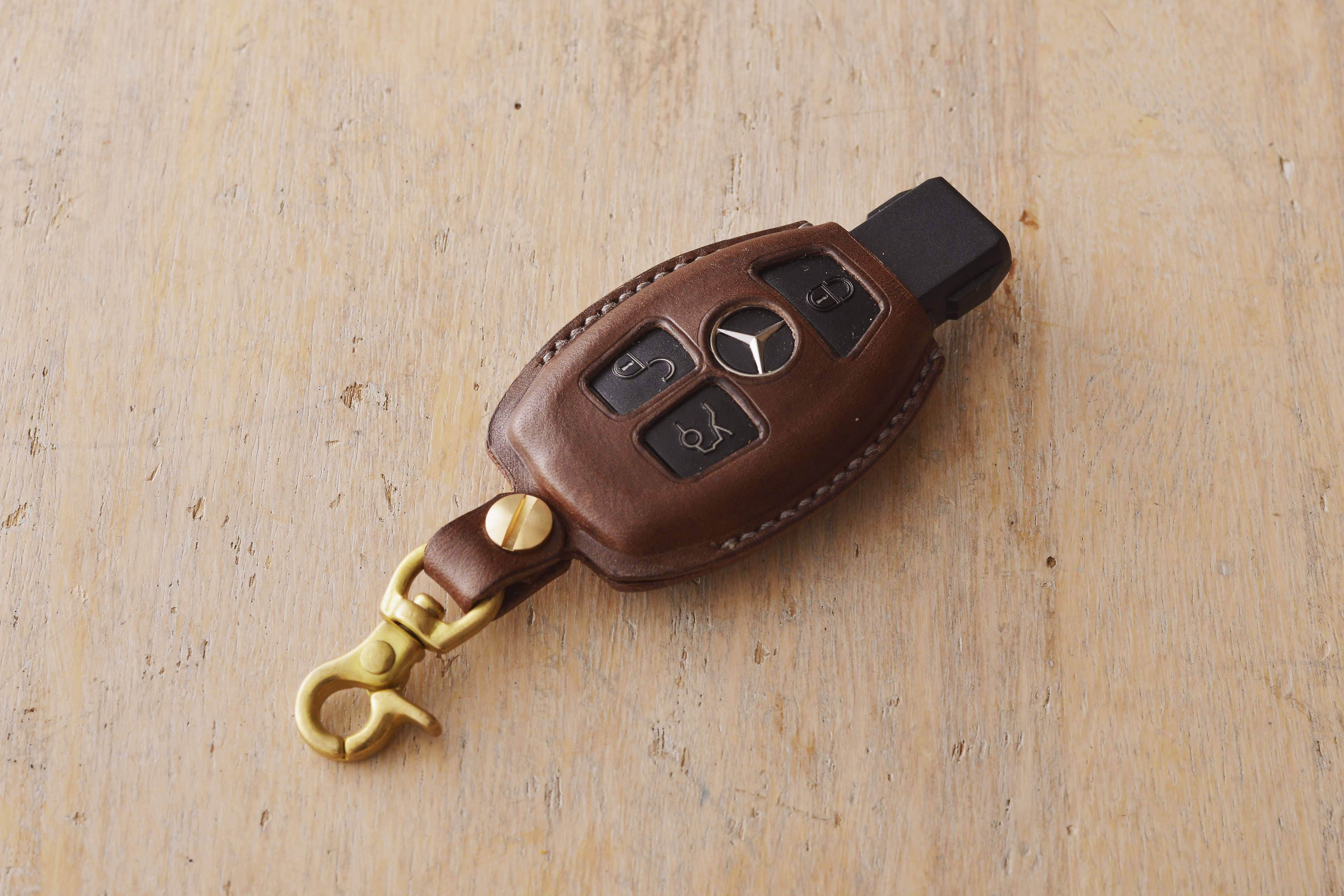 ベンツスマートキーケース　/名入れ可能/総手縫い仕上げ/プレゼント/色指定可能/オーダー可能