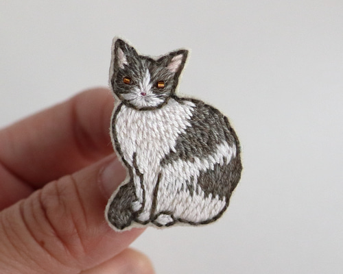 No.452　猫です。　刺繍ブローチ maxresdefault.jpg