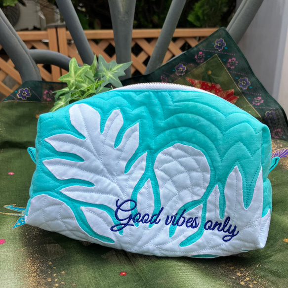 パンの木の大きめポーチ　受注製作 1枚目の画像