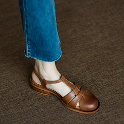 サンダル 本革のグルカサンダル。トレンド感が強すぎずナチュラルテイスト。クッションの良いソールで履きやすいです。革靴 5枚目の画像