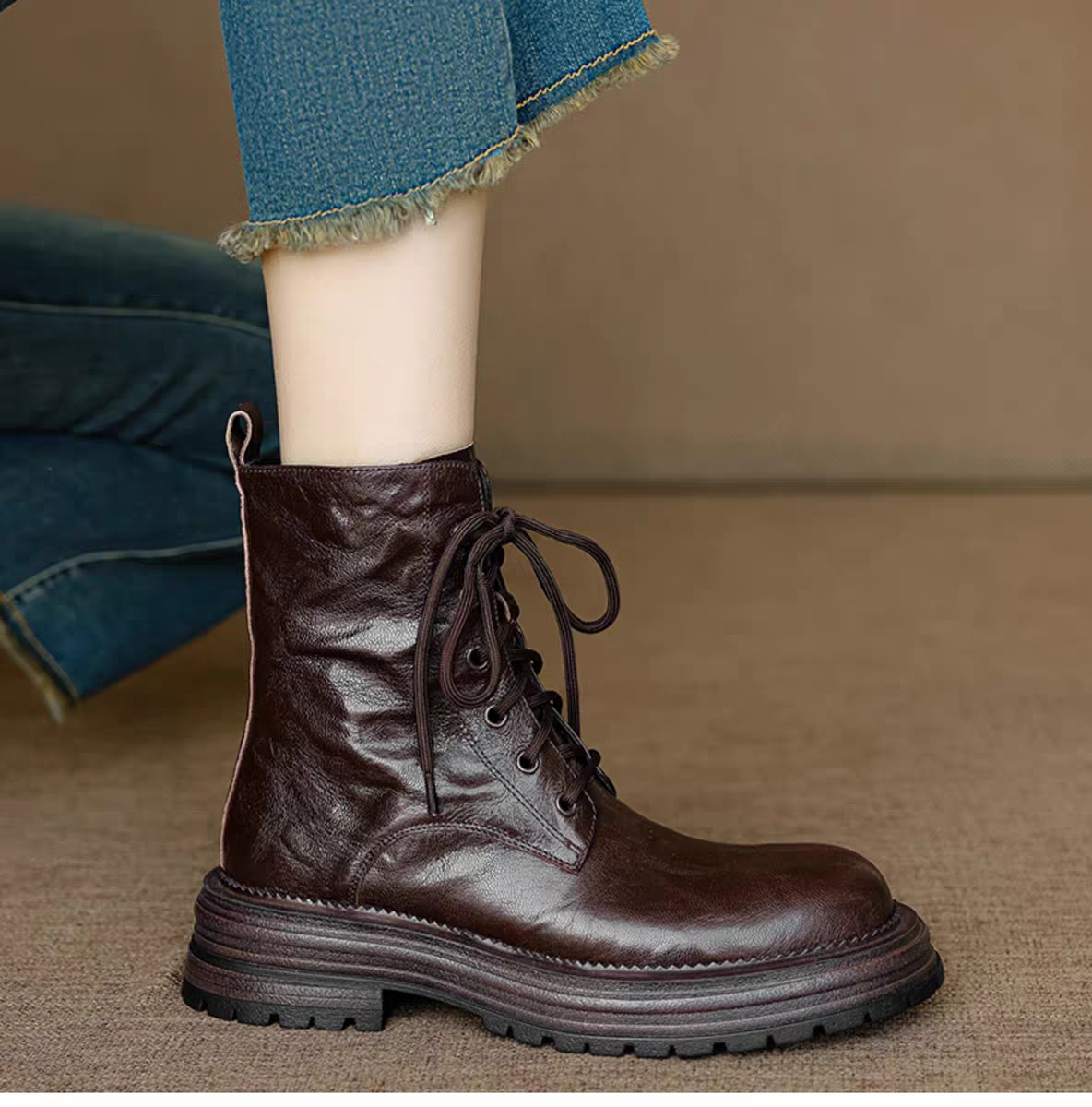 トレンド感が強すぎずナチュラルテイスト。ブーツ 冬靴 冬物 あったか フラットヒール レースアップブーツ 編み上げブーツ