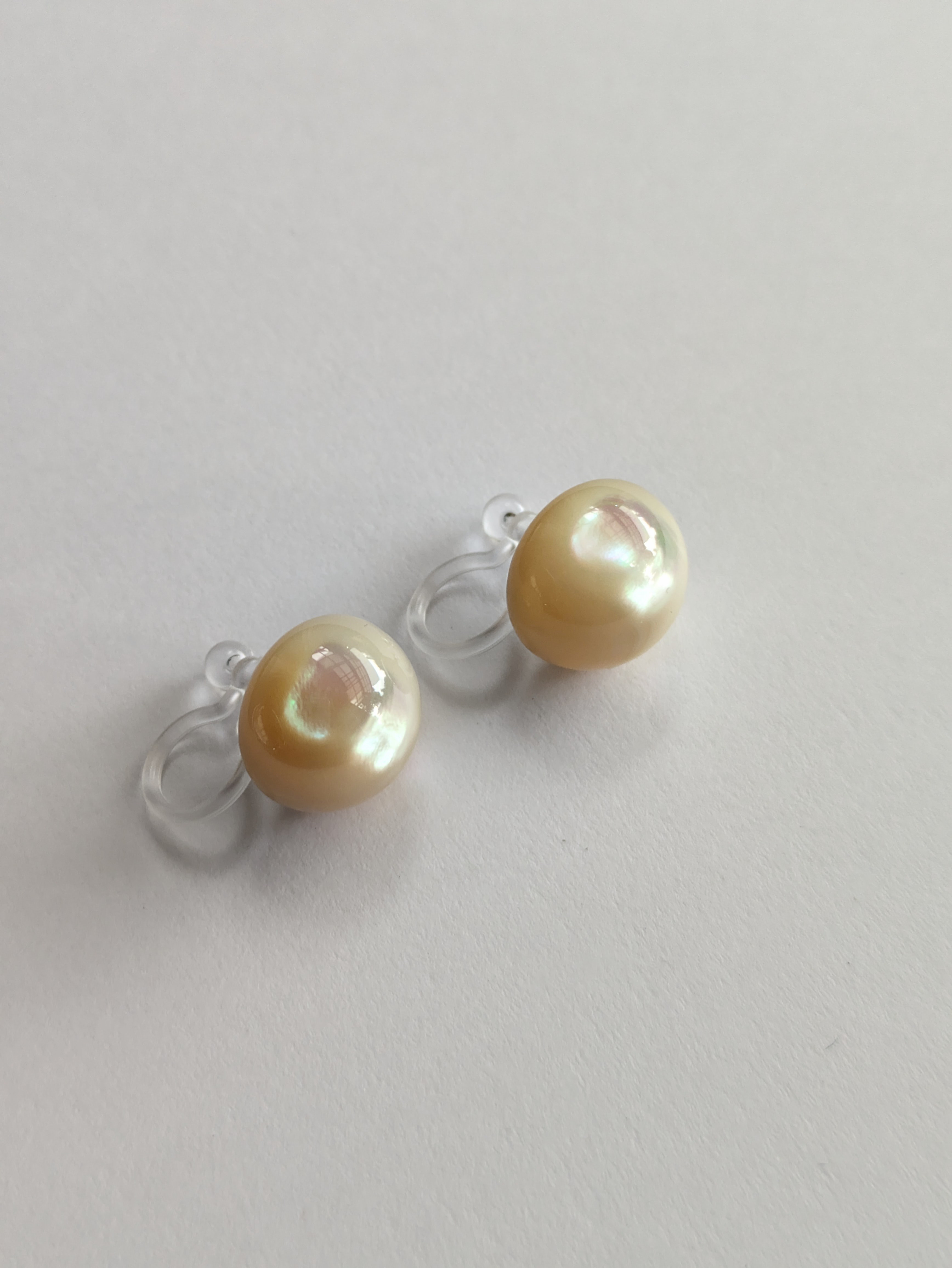 夜光貝＊ボリューミーなひと粒パールノンホールピアス　【受注制作】