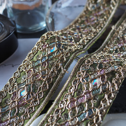 インド刺繍リボン　50㎝入り　スパンコール　ビーズ刺繍　チュール　金糸　緑　グリーン 3枚目の画像