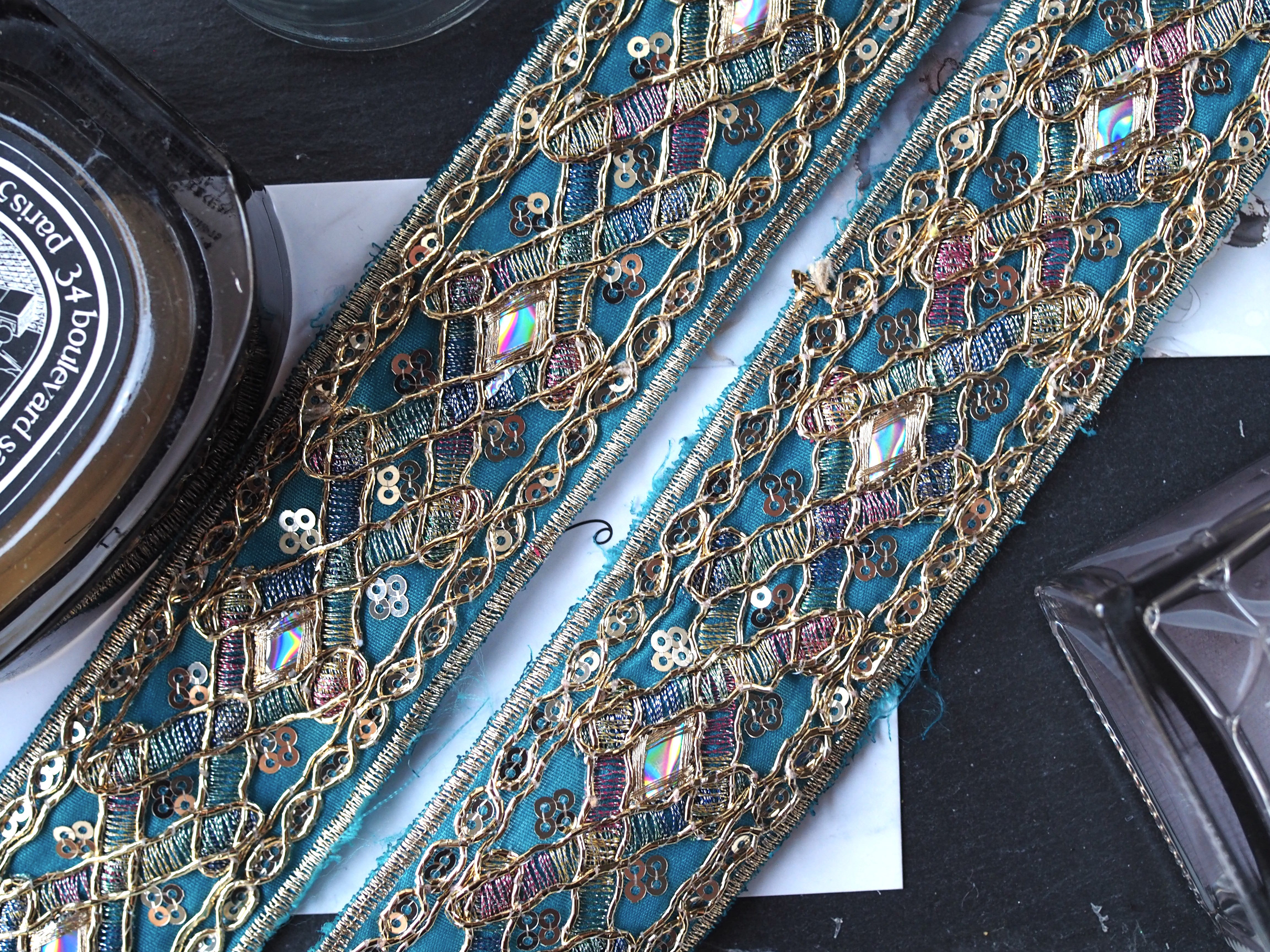 インド刺繍リボン 50㎝入り スパンコール ビーズ刺繍 チュール 金糸 青