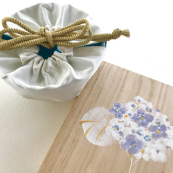 青紫、紫陽花金彩砂糖衣の抹茶碗　小花　布袋と手描きの桐箱入り砂糖衣（アイシング）のような質感の 釉薬に覆われた紫陽花 14枚目の画像
