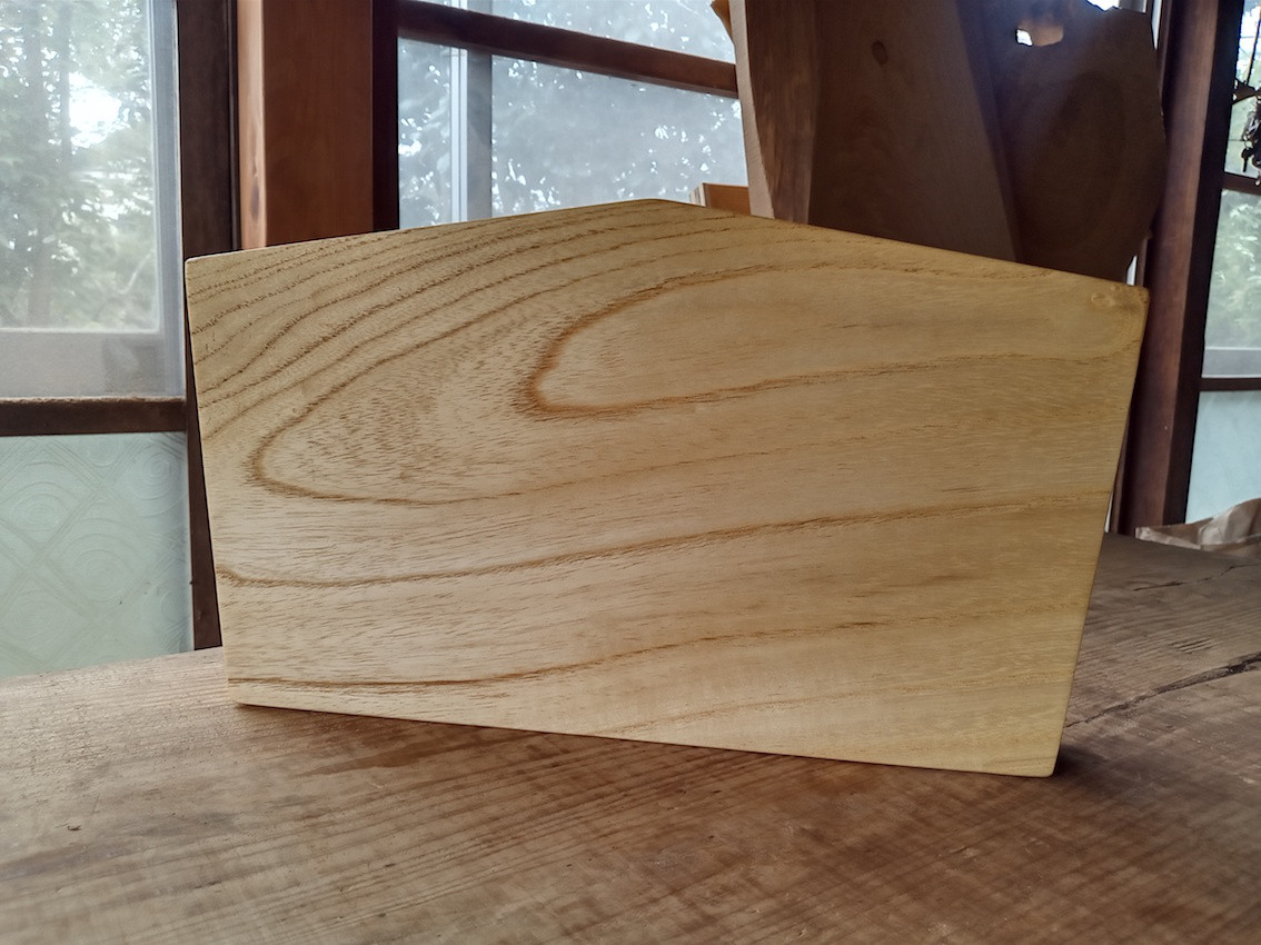 【木製看板製作】 一枚板 青桐 22.5cm×39cm / 無垢 ５角