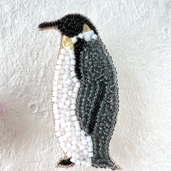 オートクチュール刺繍 皇帝ペンギンのブローチ 3枚目の画像