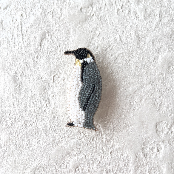 オートクチュール刺繍 皇帝ペンギンのブローチ 7枚目の画像