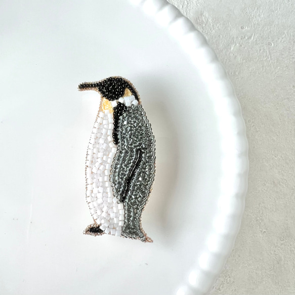 オートクチュール刺繍 皇帝ペンギンのブローチ ブローチ La