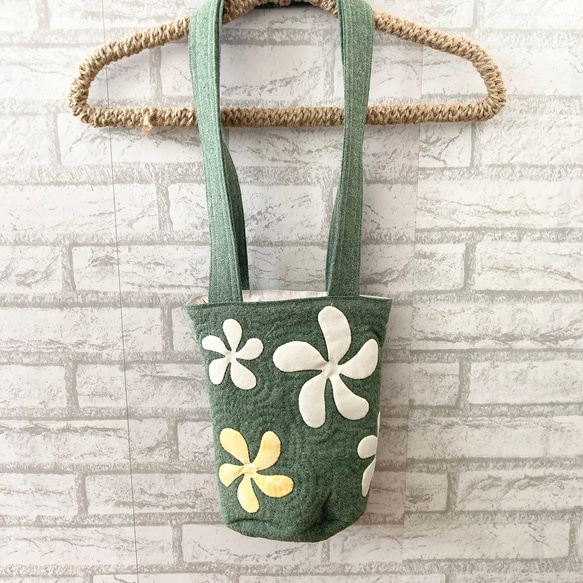 ウォーターリリーのハワイアンキルトバッグ　ハンドメイド ウォーターリリー（睡蓮）のハワイアンキルトバッグ