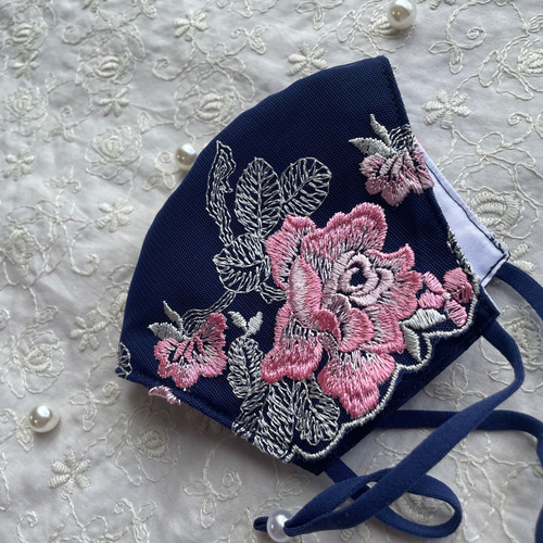 刺繍レースマスク〉華やかピンク×ネイビー 立体刺繍♡抗菌加工 布