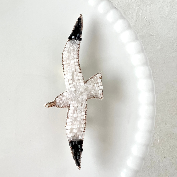 オートクチュール刺繍 カモメのブローチ　大 1枚目の画像
