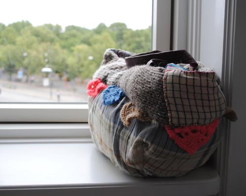 Bag 手縫いのバッグ 布製 本革持ち手 スローファッション ハンドメイド