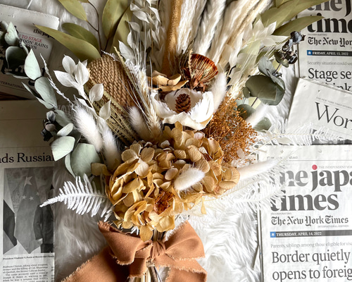 ドライフラワーとプリザーブドフラワーのブーケ ピンクブルー