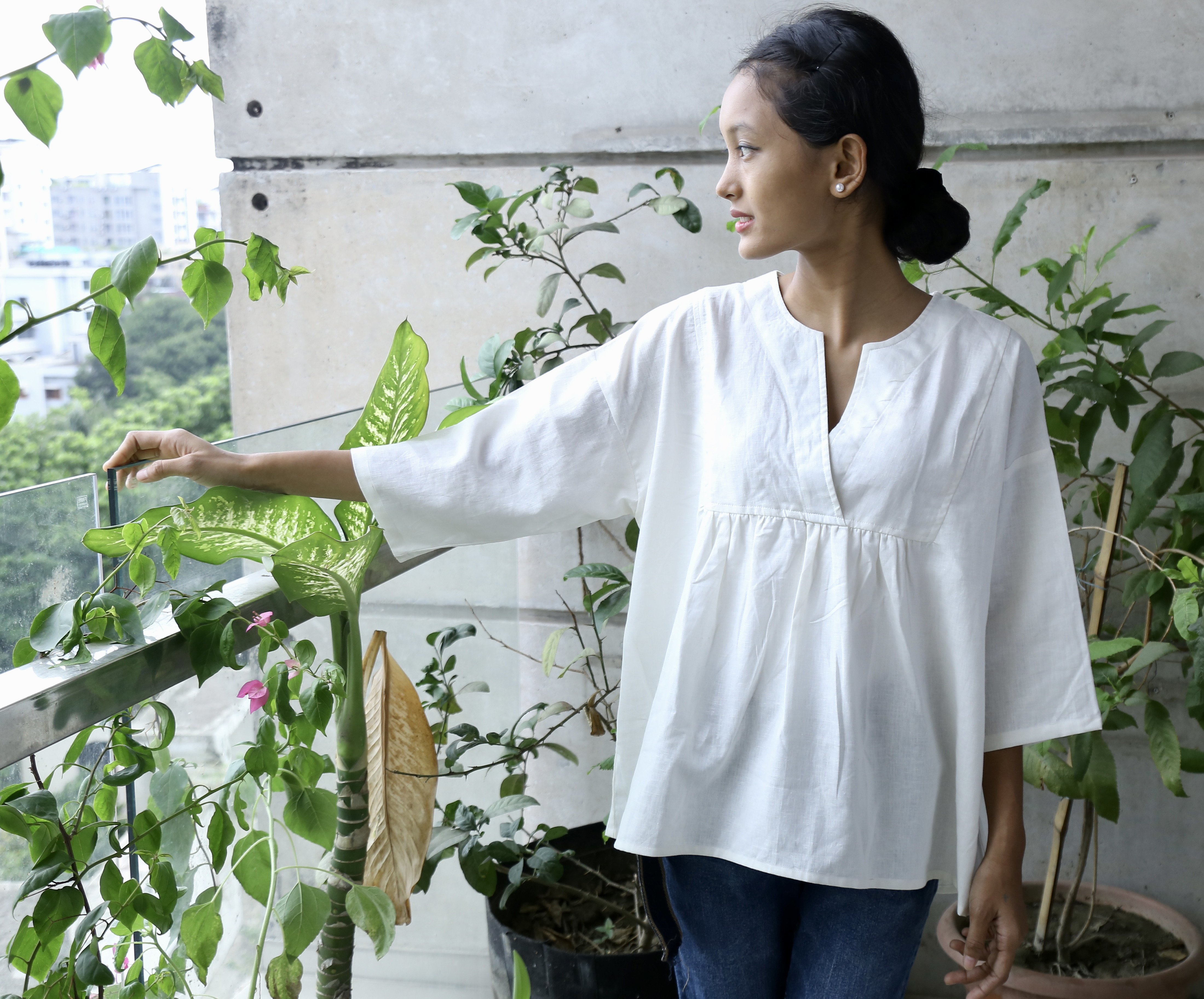 ノーカラーＶネックチュニック