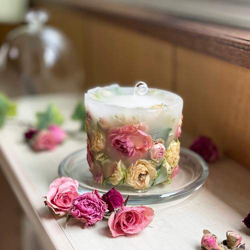 専用　ハンドメイドキャンドルホルダー　キャンドル　薔薇キャンドル ﾟ♡・*5種類のバラをちりばめた贅沢な大人のキャンドル*・ﾟ