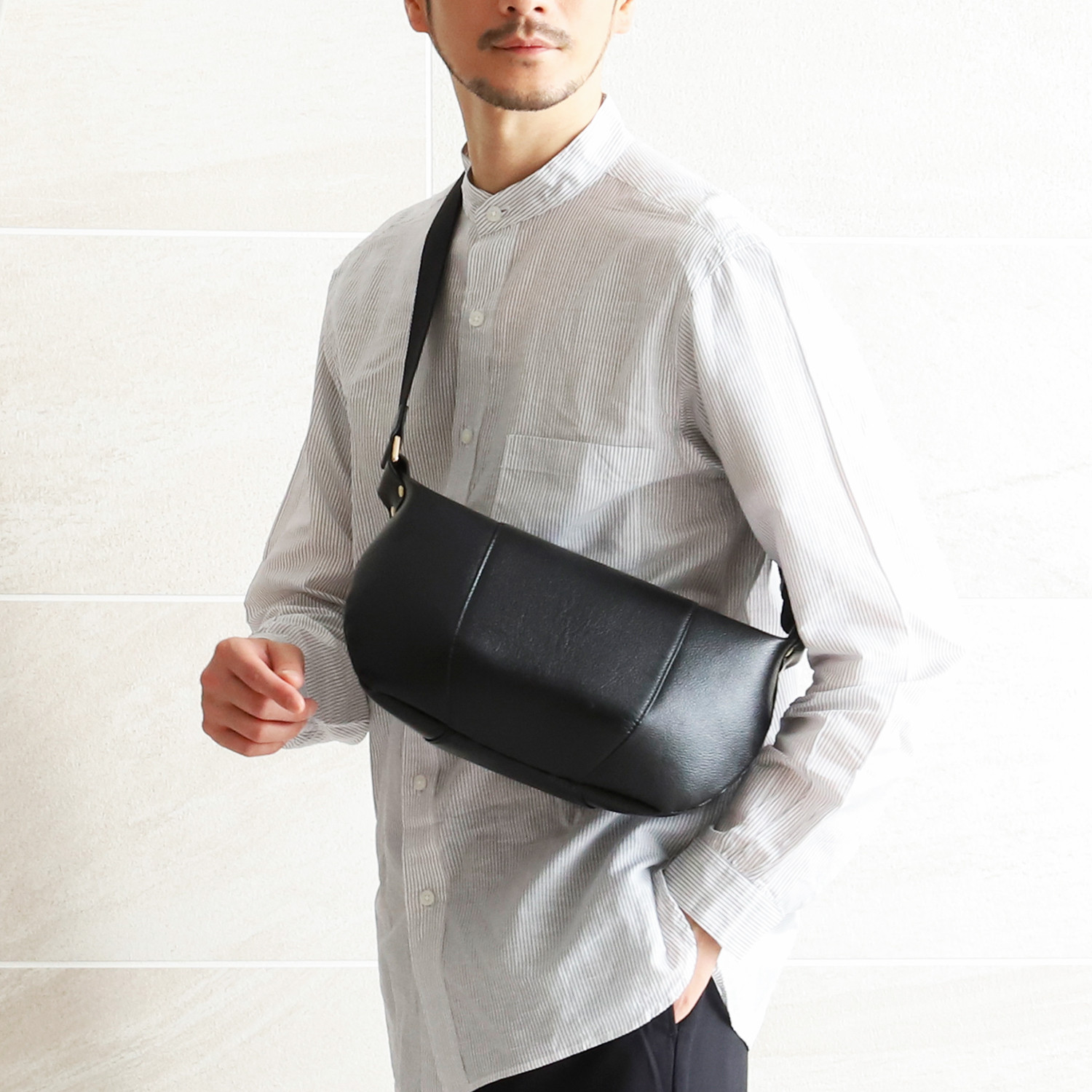 すー様専2点用本日のみの出品 M.U.L. 黒 レザー ボディバッグ