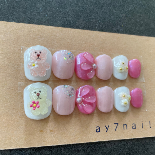 くまネイル ぷっくりフラワーネイル ピンク ガーリーネイル ベリー