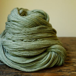 Wasabi iro 手染めの極細毛糸　80% Extra Fine Merino + 20% Silk 1枚目の画像