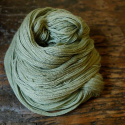 Wasabi iro 手染めの極細毛糸　80% Extra Fine Merino + 20% Silk 2枚目の画像