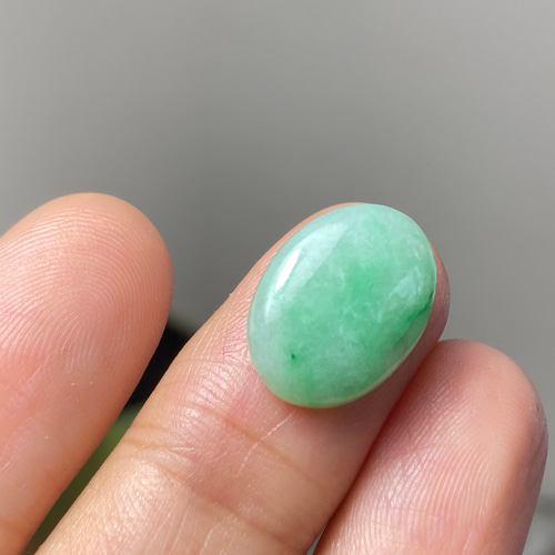 【貴重】ミャンマー産の本翡翠(ジェダイト)のラベンダー入りルース 貴重】ミャンマー産の本翡翠(ジェダイト)のラベンダー入りルース