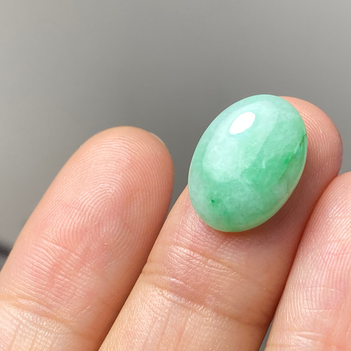 上品・透過度高】ミャンマー産アイス翡翠の貴妃バングル（内径52×45）1241