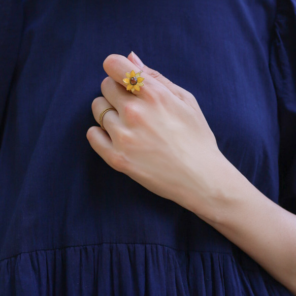 小號向日葵戒指，防過敏，手術不鏽鋼：戒指，向日葵，生日禮物，夏季 第5張的照片