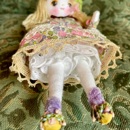 ハンドメイドドール〜可愛いミニドール【お花畑へお散歩】 その他人形 のんびり猫 通販|Creema(クリーマ) 16161617 ハンドメイドドール〜可愛いミニドール【お花畑へお散歩】 その他人形 のんびり猫 通販|Creema(クリーマ) 16161617