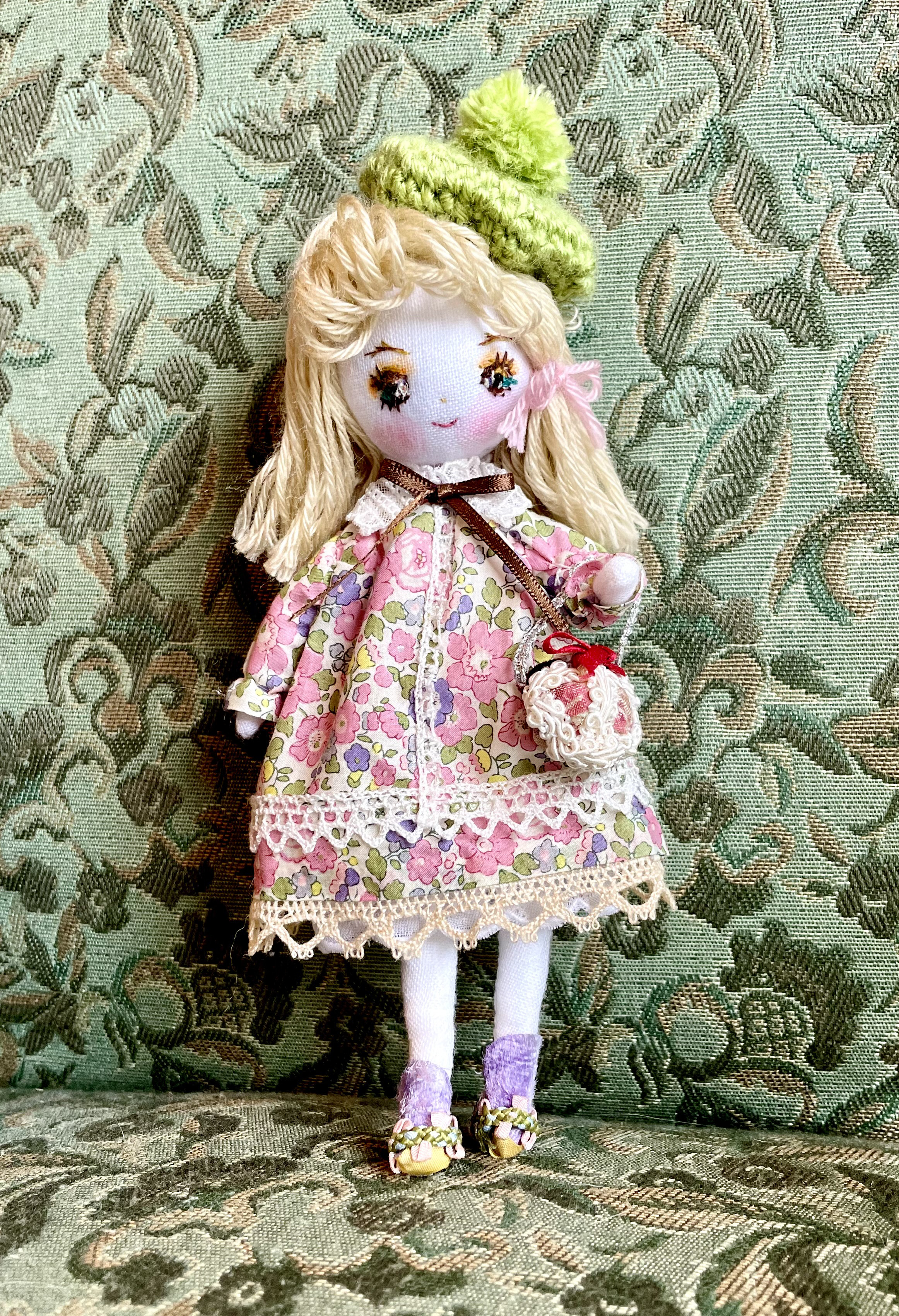 おはなページ　ミニチュアドール服　　ハンドメイドドール服