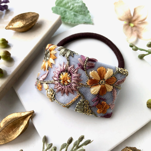 ハンドメイド ヘアゴム 刺繍 リバティNo.1600