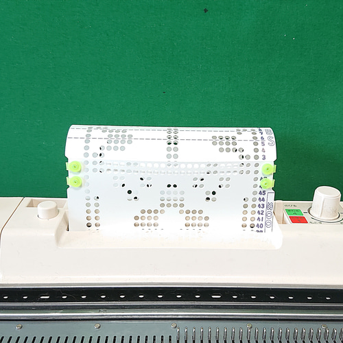 【ほぼ未使用品】ブラザー工業 編み機 パンチカード一式 パンチカード【編み機用】 ブラザー/シルバー共用 フラワー【008