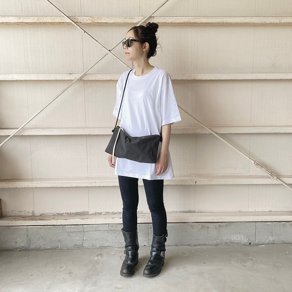 引き手の色が選べるZIP BAG　M (long)  ２色展開ブラック、チャコールグレー　弱撥水加工ナイロン 9枚目の画像