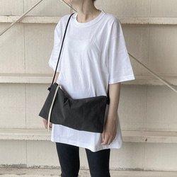 引き手の色が選べるZIP BAG　M (long)  ２色展開ブラック、チャコールグレー　弱撥水加工ナイロン 8枚目の画像