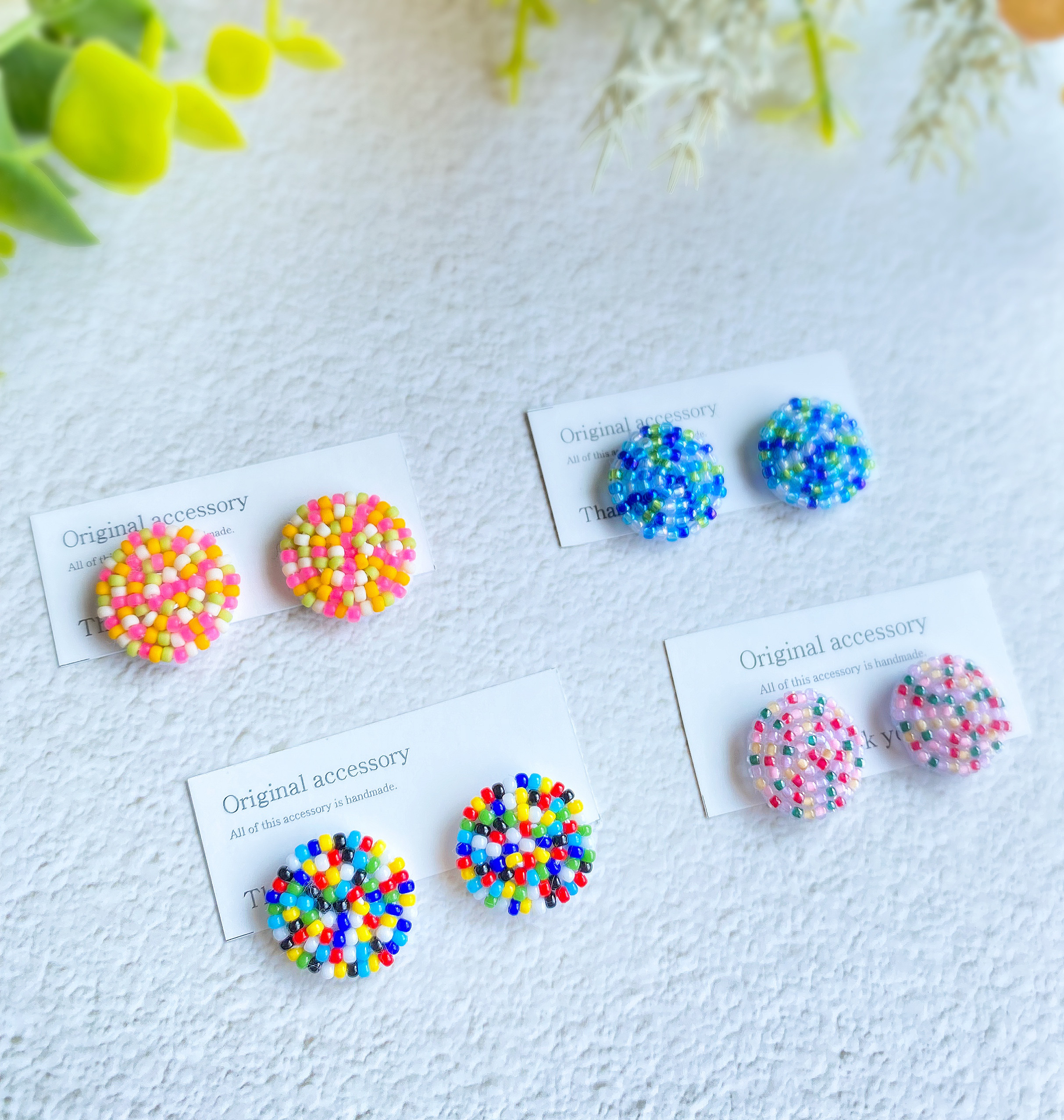 Hi-na】ビジューとカラーガラスビーズの刺繍アクセサリー