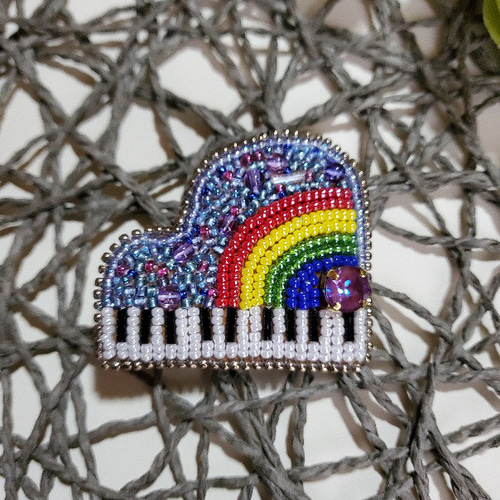 音楽家ビーズ刺繍ブローチ