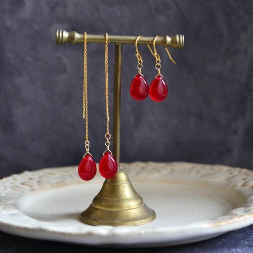 ✧鮮やかなレッドクォーツァイト一粒ピアス ピアス（フック・チェーン