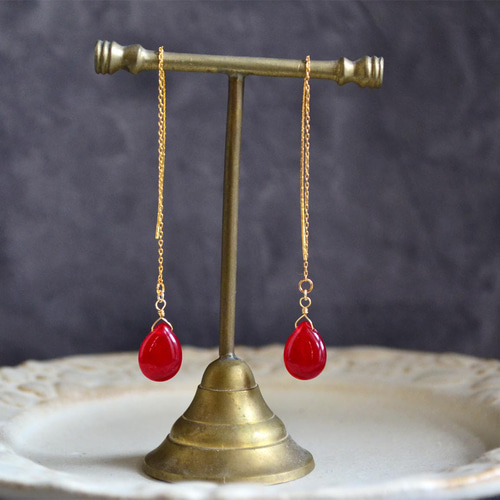 ✧鮮やかなレッドクォーツァイト一粒ピアス ピアス（フック・チェーン