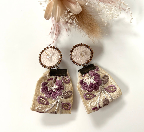 【再販】大人っぽい くるくる刺繍リボンピアス（パープル） 6枚目の画像