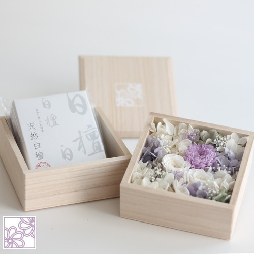 フルールcube”凛”【プリザーブドフラワー仏花】桐箱入りお供え花