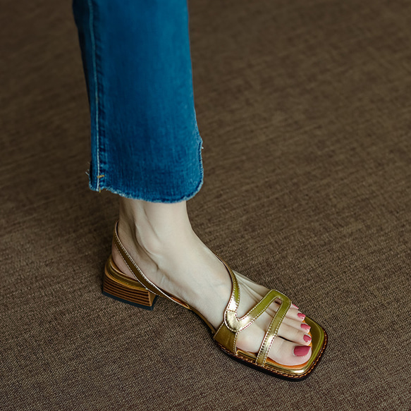 【ALDO】本革レザー★上品★美脚・脚長効果★ストラップサンダル ALDO】本革レザー☆上品☆美脚・脚長効果☆ストラップサンダル