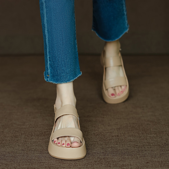 履けば履くほど足になじむ柔らかな本革使用 本革 レザー サンダル レディース 厚底 靴 ぺたんこ 軽い 柔らかい 上品 1枚目の画像