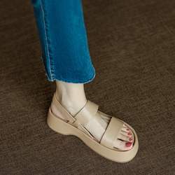 履けば履くほど足になじむ柔らかな本革使用 本革 レザー サンダル レディース 厚底 靴 ぺたんこ 軽い 柔らかい 上品 11枚目の画像