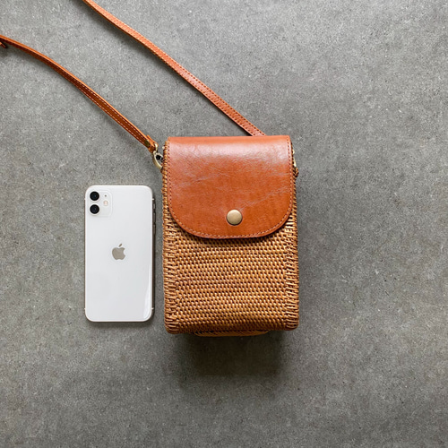 スマホショルダーでちょこっとお出かけ♪ ちょこっとお出かけ☆スマホショルダーバック・2cmマチ有（小