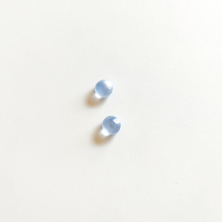 《ペールブルー》シャーベットカラーなガラスの小粒ピアス/イヤリング 6枚目の画像