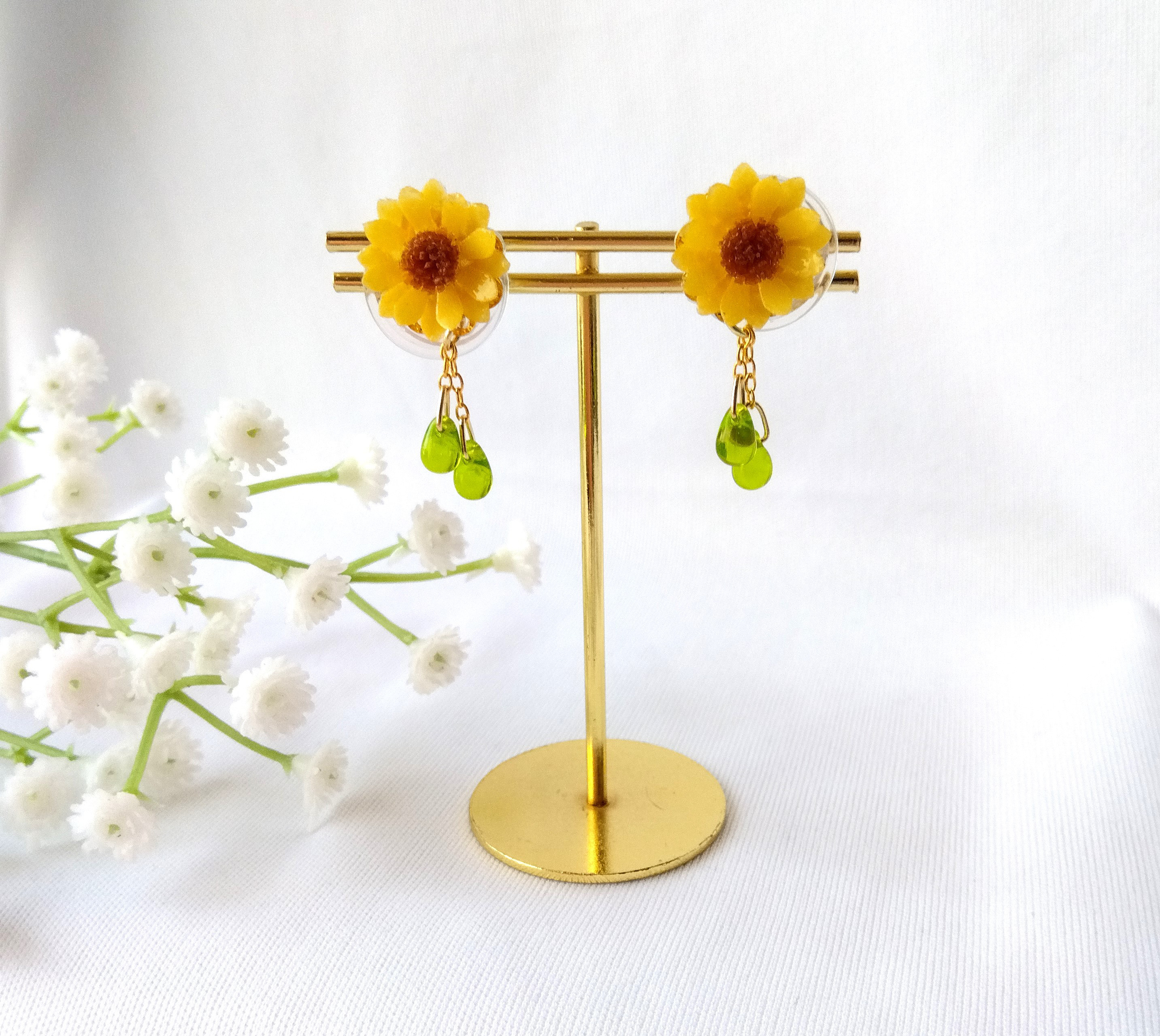 新作】2023Ver.ひまわりのピアスorイヤリング【受注制作】パピエル