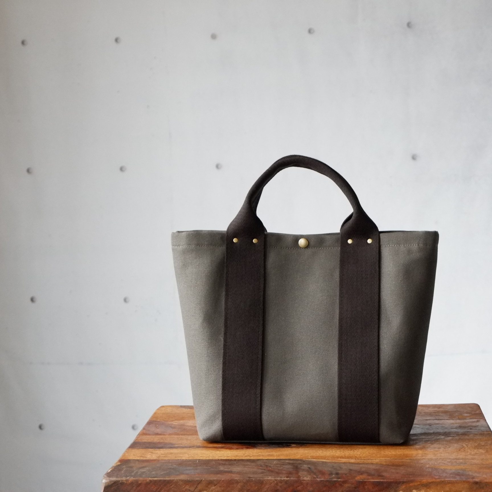 トートＭ◇Urban | 倉敷帆布 | チャコール×ブラック